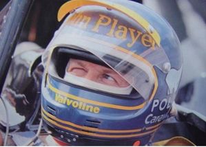 Les nouvelles décos des casques et des combis CASQUE-RONNIE-PETERSON-copie-1