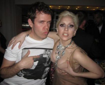 Perez_Hilton_Madonna_T-shirt_with_Lady_Gaga_01.jpg